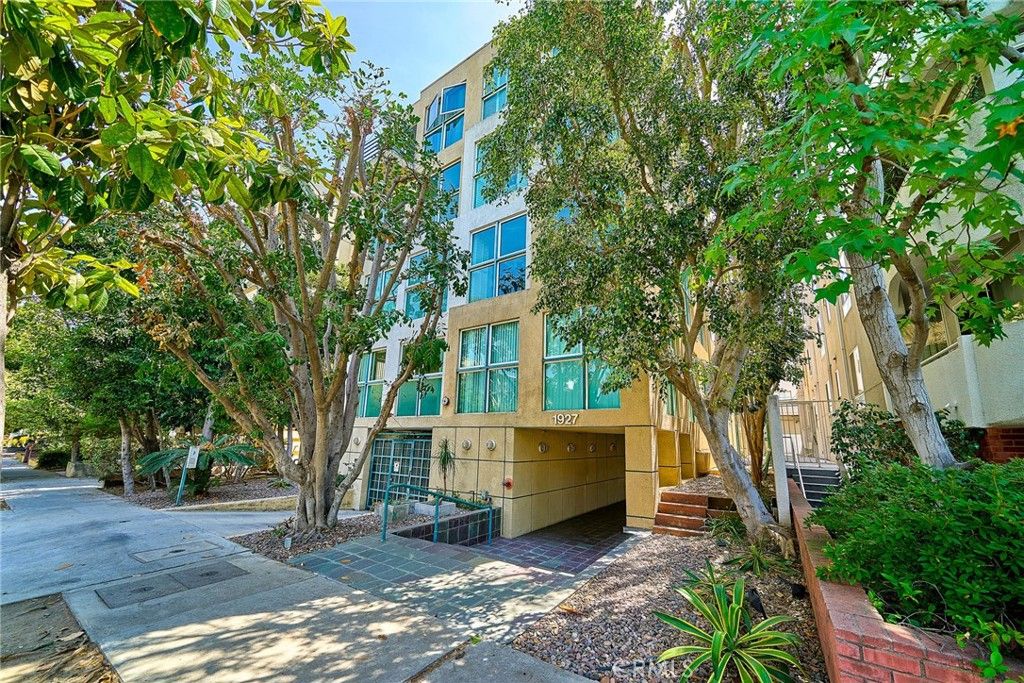 1927 Glendon Ave APT 201, Los Angeles, CA - View 2
