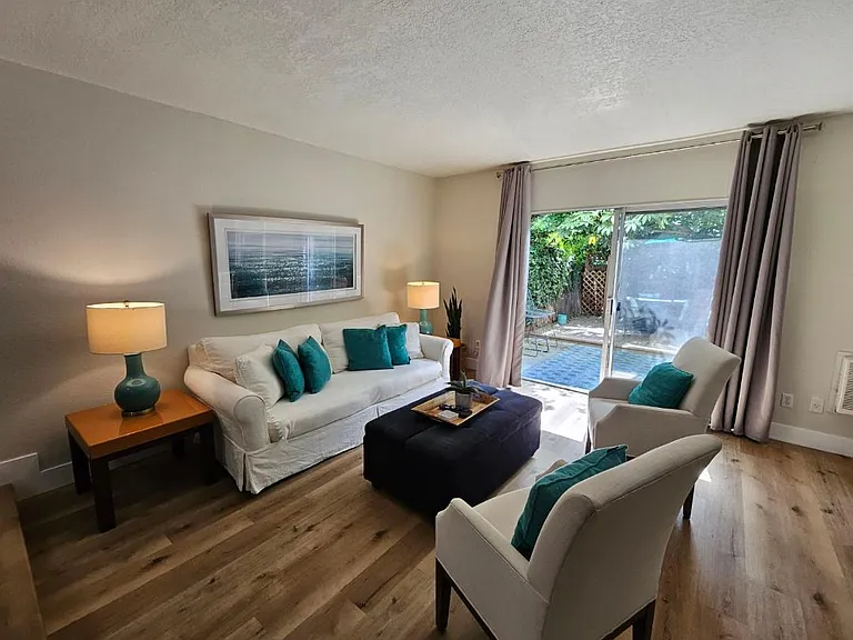 33901 Copper Lantern St — Photo 4