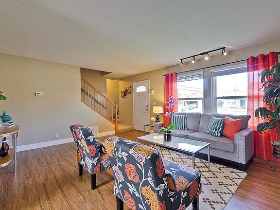 4th image of 266 Belden Dr