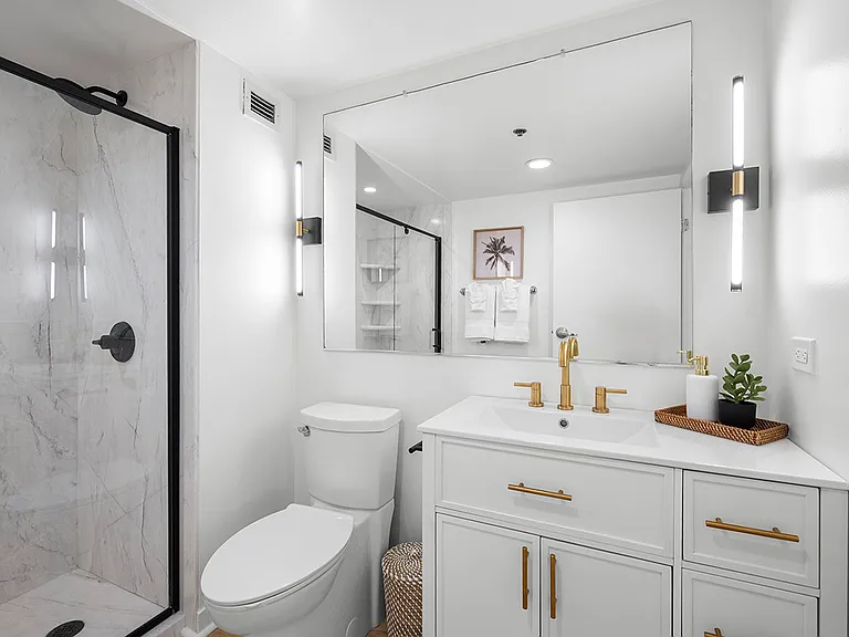 425 W Beech St #601 — Photo 30
