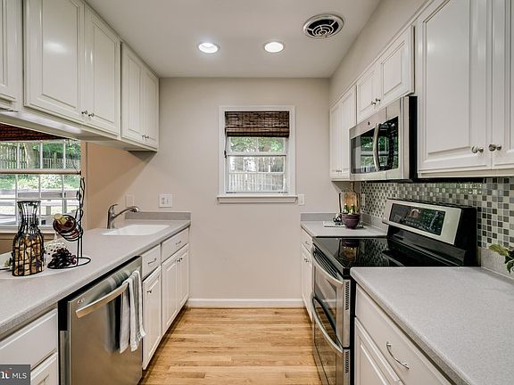 4th image of 4226 Olley Ln