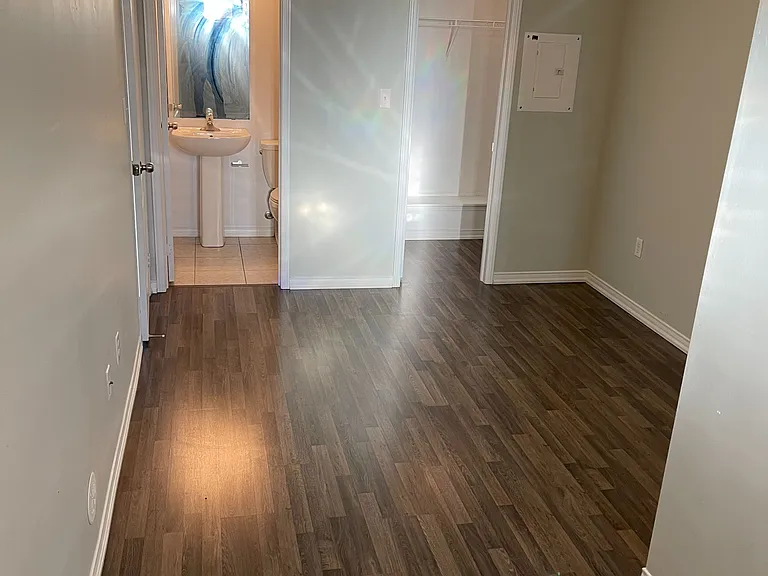 2484 Post Rd #1 — Photo 9