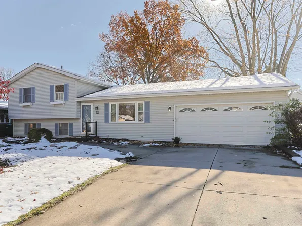 731 Steeplechase Dr, Mishawaka, IN 46544