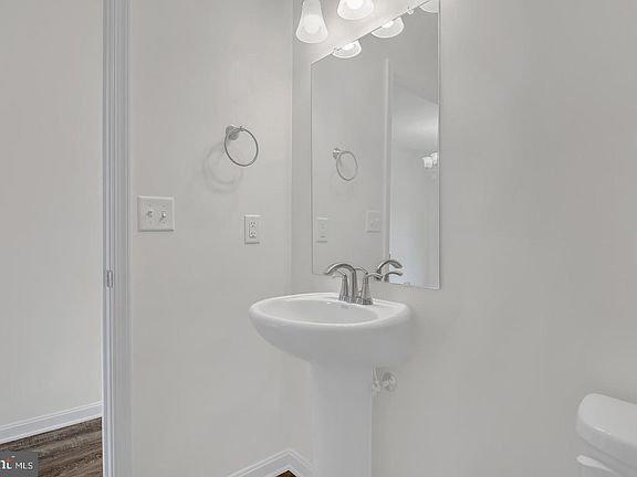 4th image of 3084 Clinton Ave