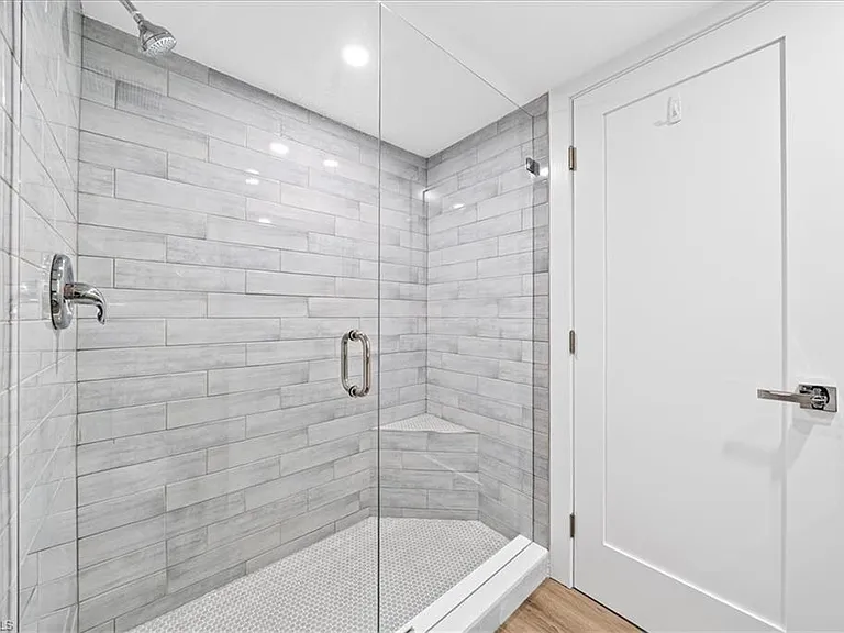 1910 Gulf Shore Blvd N #107 — Photo 18