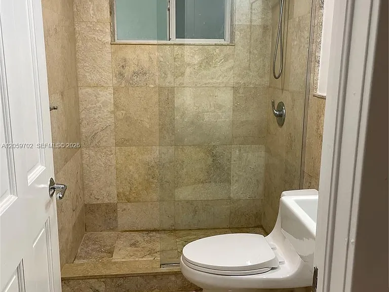 731 6th St #104-E — Photo 13