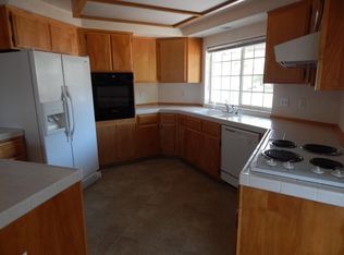 1547 Summer Pl, Talent, OR 97540