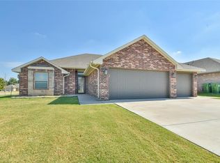 4537 Desert Spring Ct, Yukon, OK 73099