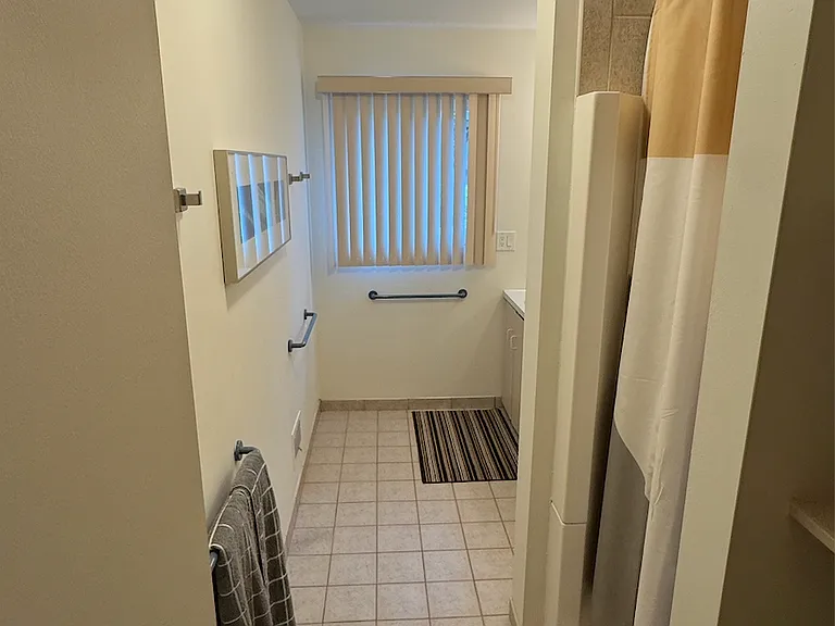 2500 Lakefront Dr — Photo 11