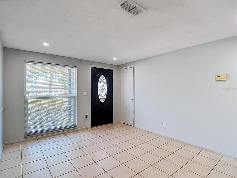 7916 Woodgrove Cir — Photo 6