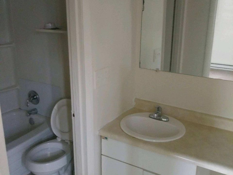 2nd image of 2341 Burnet Ave APT 5