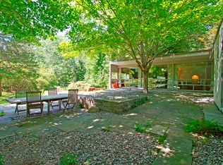 116 Eastwoods Rd, Pound Ridge, NY 10576