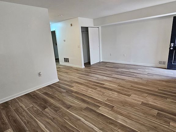 4th image of 4007-4011 Aspen St #18205144