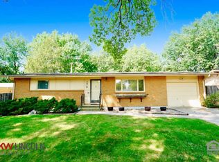 7810 Starr St, Lincoln, NE 68505