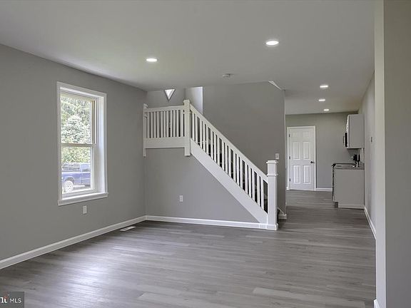 3rd image of 213 North St