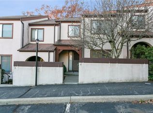 4 Wildwood Rd, Katonah, NY 10536