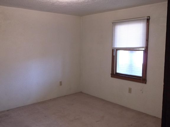 4th image of 622 Carl Ave