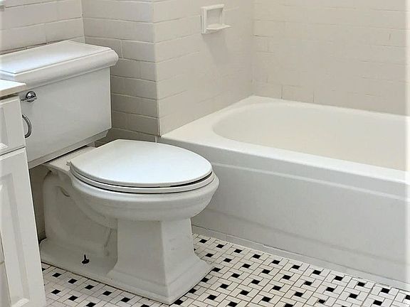 4th image of 56 W 56th St #4B