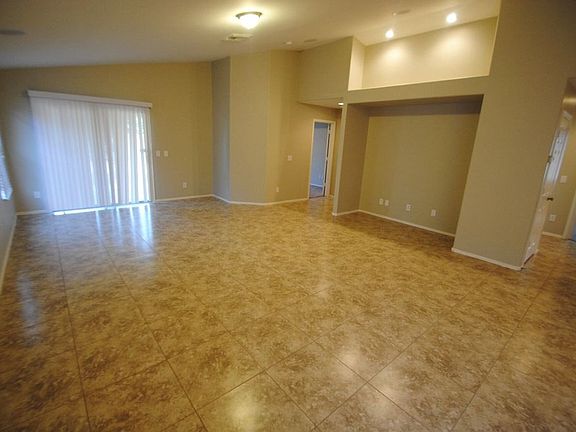 3rd image of 2428 W Tamarisk Ave