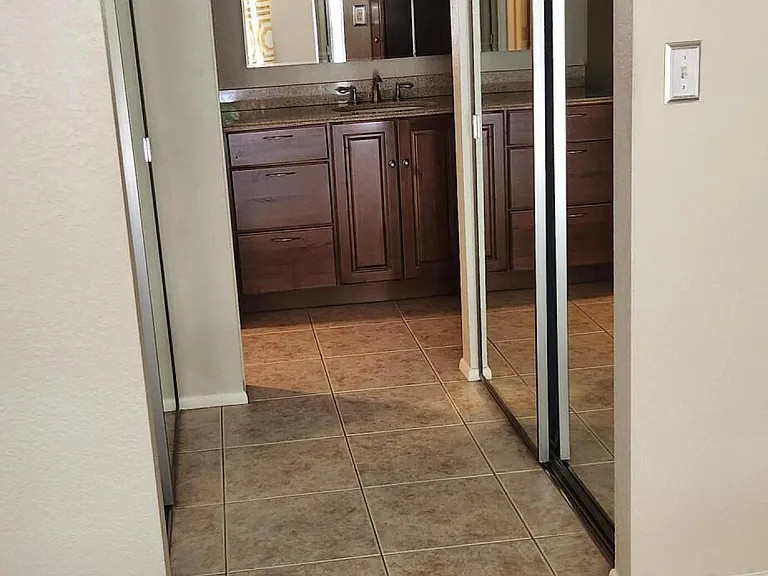 9100 E Winchcomb Dr — Photo 10