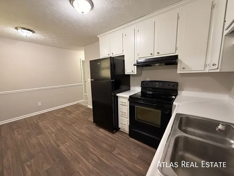 322 Lexington Hts — Photo 4
