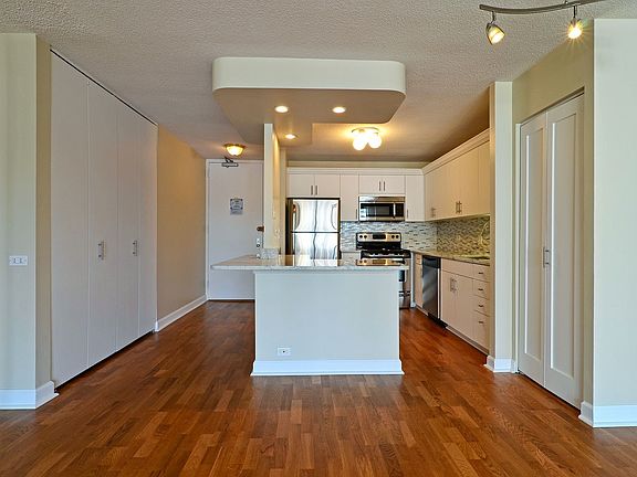 4th image of 405 N Wabash Ave Unit 1314