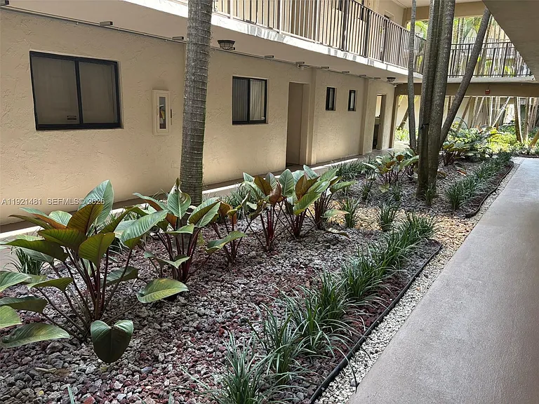 8035 SW 107th Ave #110 — Photo 9