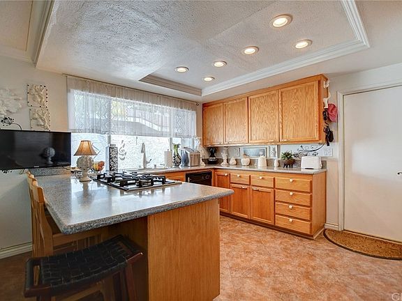 4th image of 311 N Banna Ave