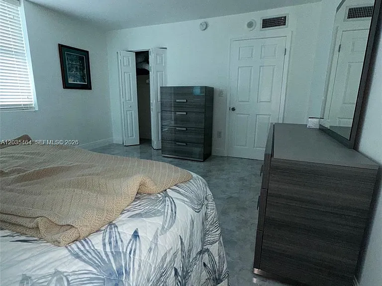 245 18th St #401 — Photo 23
