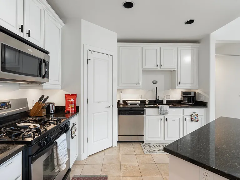 945 E Playa Del Norte Dr #5002 — Photo 2