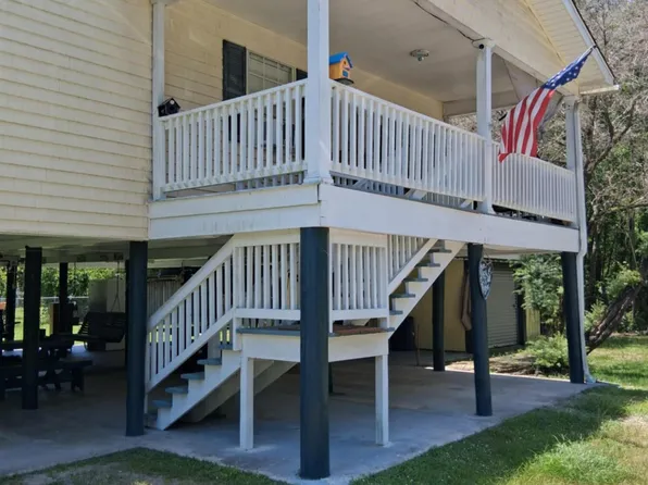 3065 8th St, Bay Saint Louis, MS 39520