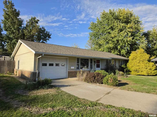 340 Belle View Ct, Galesburg, IL 61401