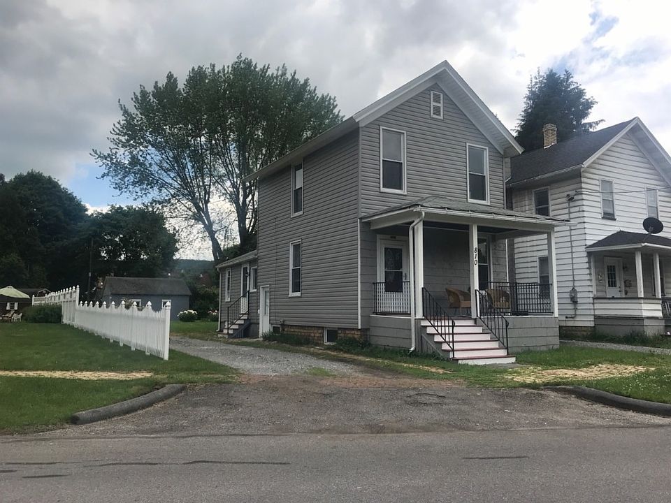 2nd image of 810 Linden St