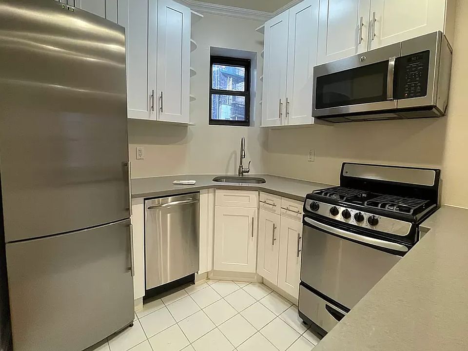 1st image of 33 W 63rd St APT 5E