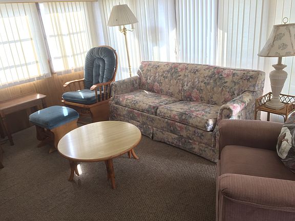 5th image of 909 Nettles Blvd