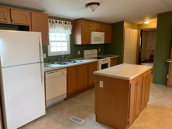 Kitchen, All new appliances