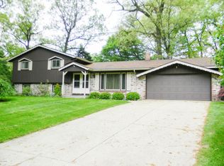 1216 Mapleview St SE, Kentwood, MI 49508