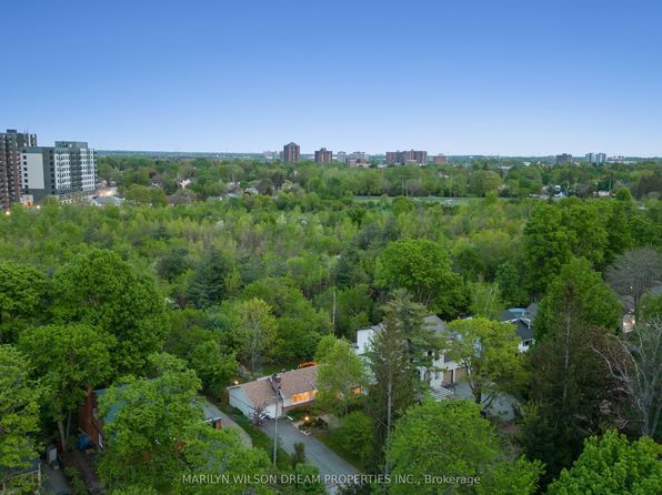 446 Thessaly Cir, Ottawa, ON K1H 5W5