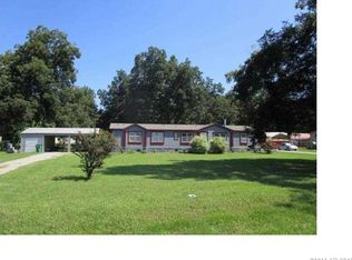 672 Red Chute Ln, Bossier City, LA 71112