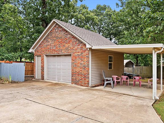 3rd image of 82 Northlake Cir