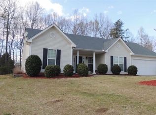 401 Ivy Hills Cir, Mount Airy, GA 30563