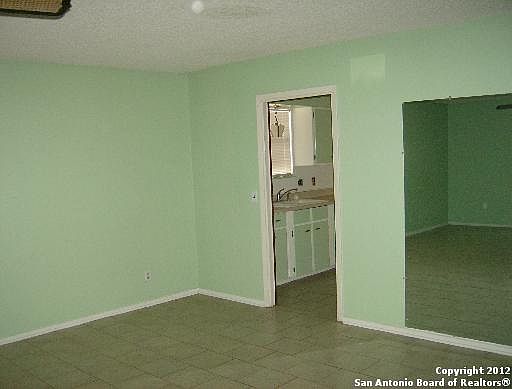 5th image of 335 belmont  st