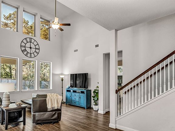 4th image of 103 Brighton Woods Ct