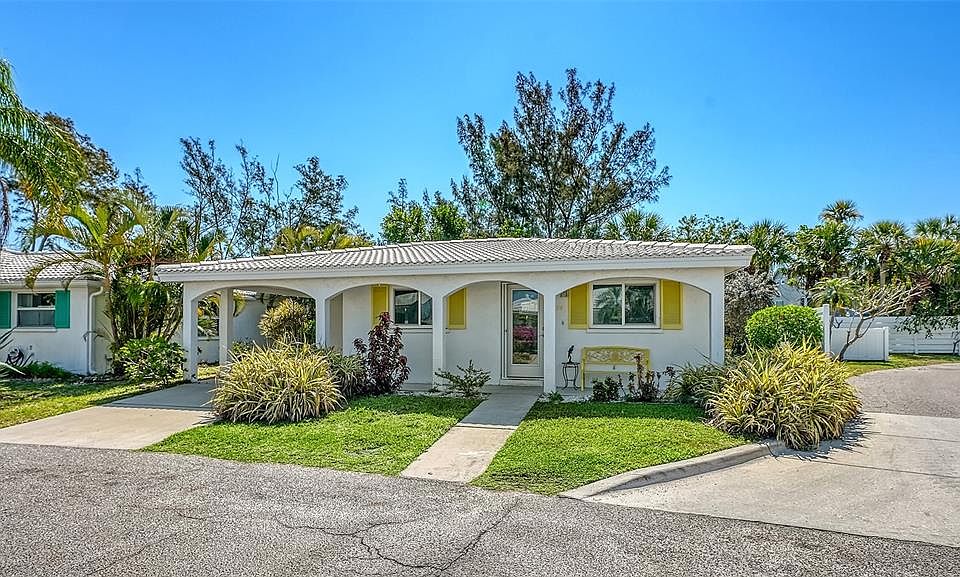 1st image of 554 Spanish Dr S