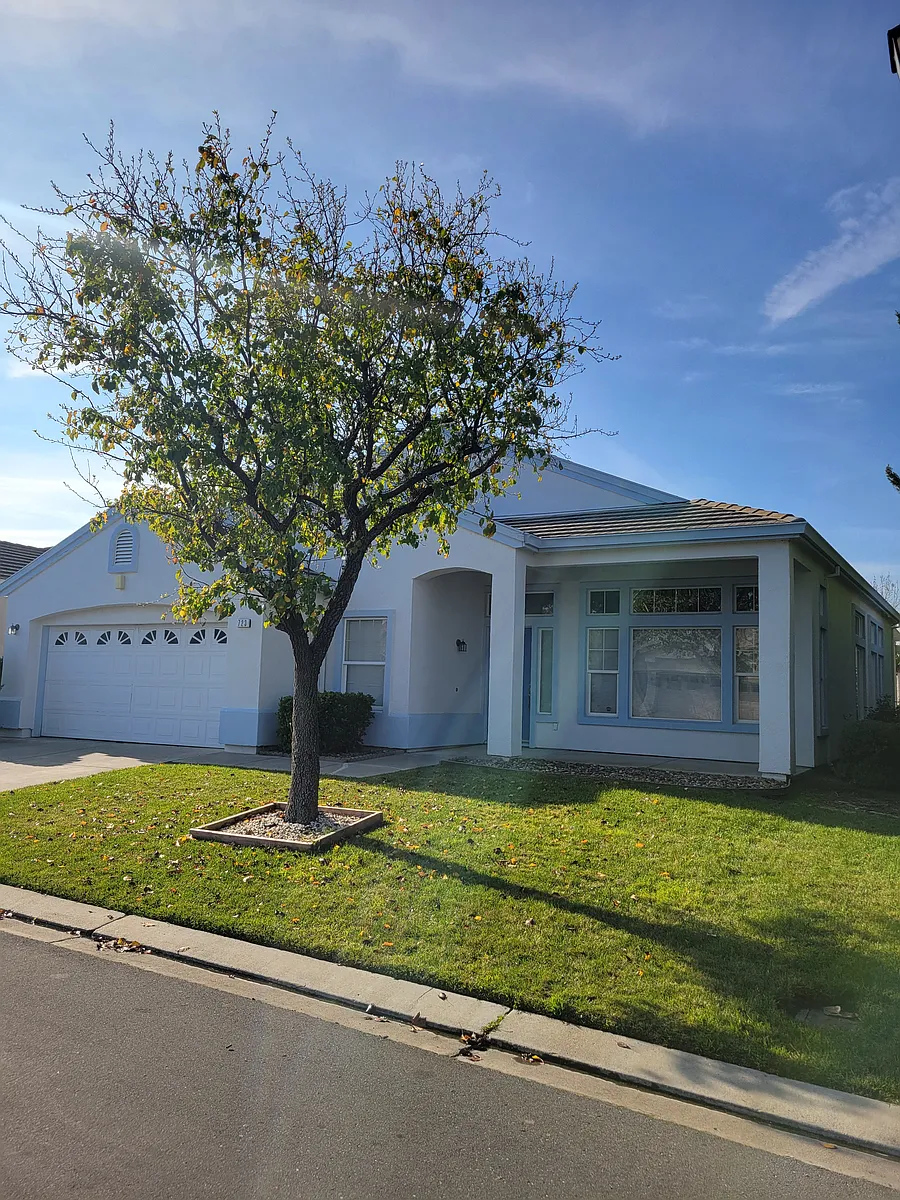 Building Photo - 723 Deerfield Way
