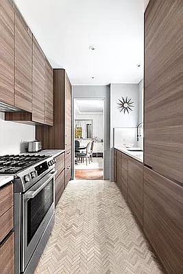 3rd image of 201 E 80th St APT 5I