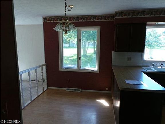 3rd image of 4896 Foxlair Trl
