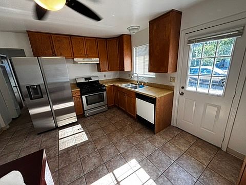 Kitchen + Entrance
