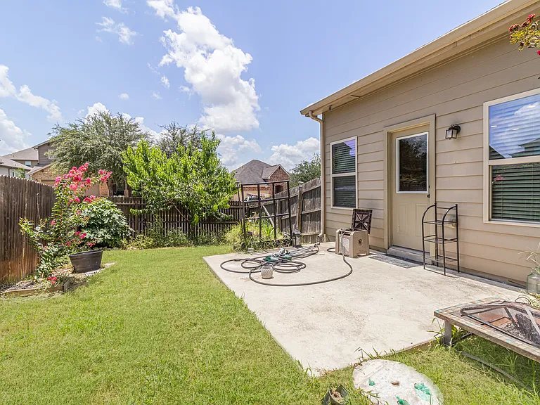 5488 Devonwood St — Photo 40