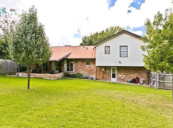 3rd image of 3226 Hampden Dr